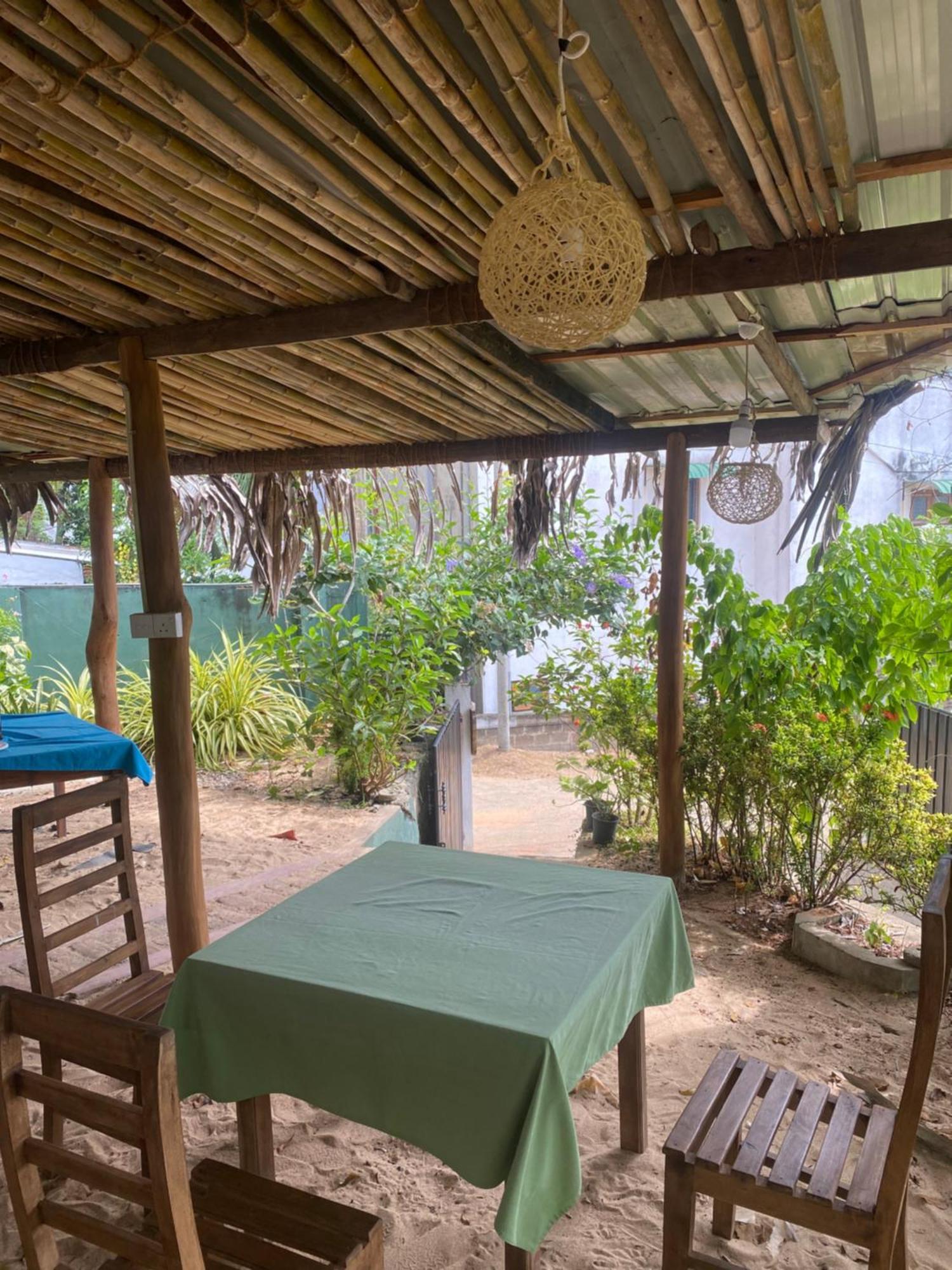 Ananda Home Stay And Restaurant Tangalle Extérieur photo